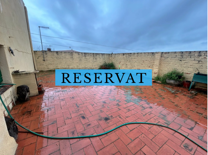 FANTÁSTICA CASA DE 3 PLANTAS CON 267m² PARA REFORMAR!