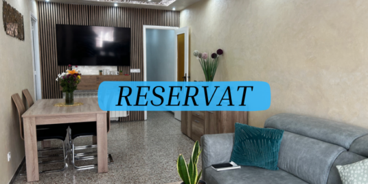 PRECIOSO PISO DE 80m² EN PERFECTO ESTADO CON BALCÓN!