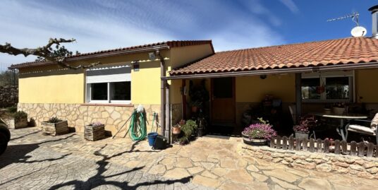 ¡CASA INDEPENDIENTE + 2 CASAS ADOSADAS CON ENCANTO EN UN ENTORNO NATURAL Y ÚNICO!